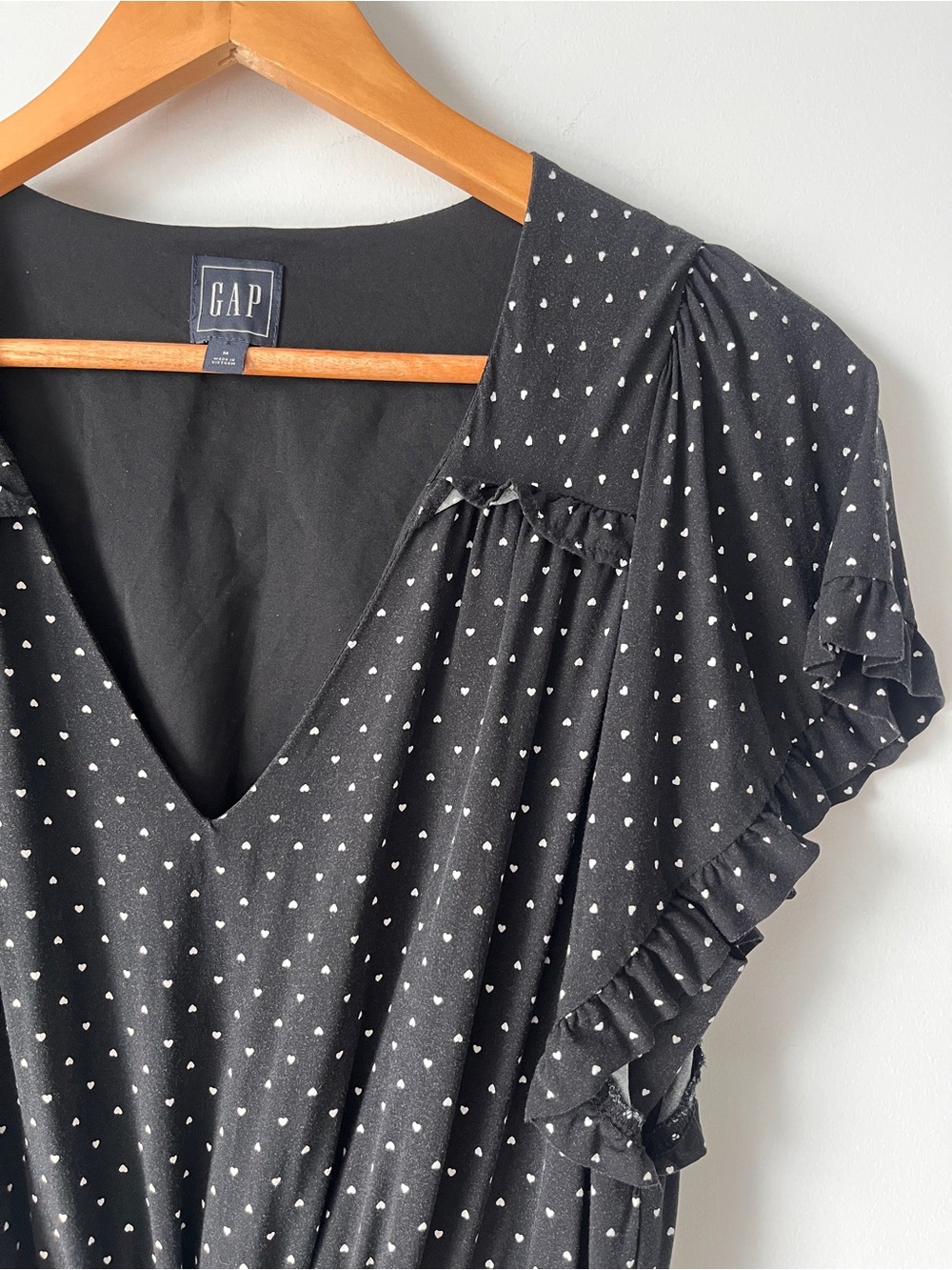GAP Black Heart Print Ruffle Dress | Size M | LBD | Hearts